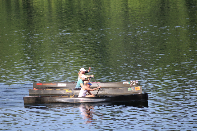 Fierce competition in the Women's C1 race