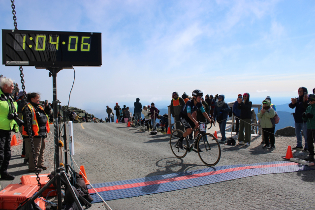 Kristen Kulchinsky of Dix Hills, NY was the female winner in a time of 1:04:06