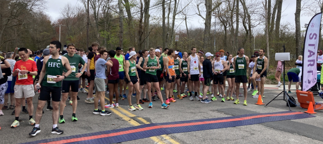 Runners at the start of the 5 Mile
